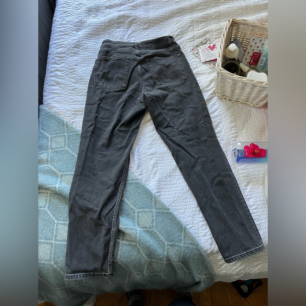 Everlane the Curvy Cheeky Straight Jean - Picture 4 of 5